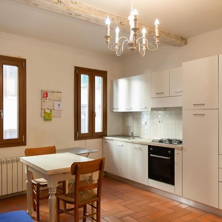 Graceful Apartment In The Heart Of Флоренція Екстер'єр фото
