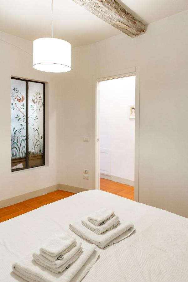 Graceful Apartment In The Heart Of Флоренція Екстер'єр фото