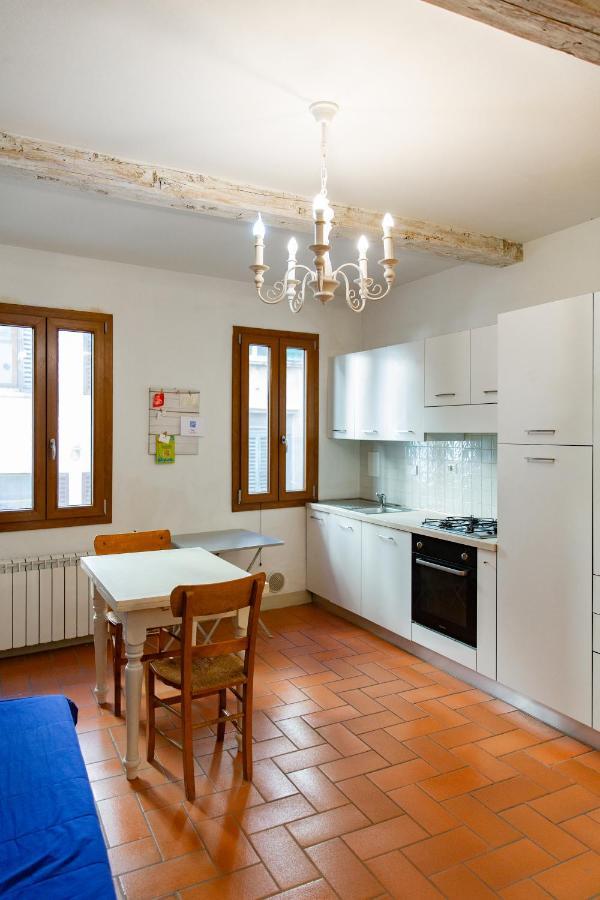 Graceful Apartment In The Heart Of Флоренція Екстер'єр фото