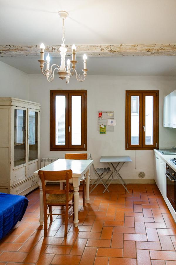 Graceful Apartment In The Heart Of Флоренція Екстер'єр фото